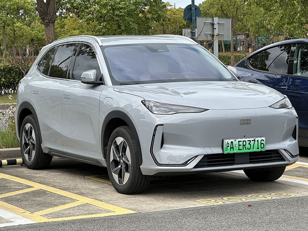 Geely Galaxy E5