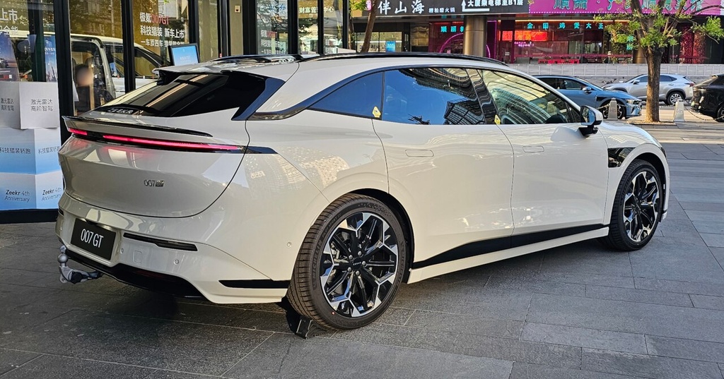 ZEEKR 007 GT