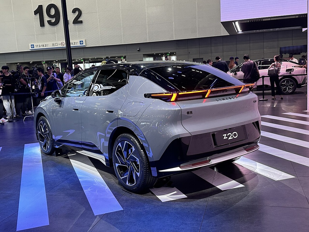 Lynk & Co Z20