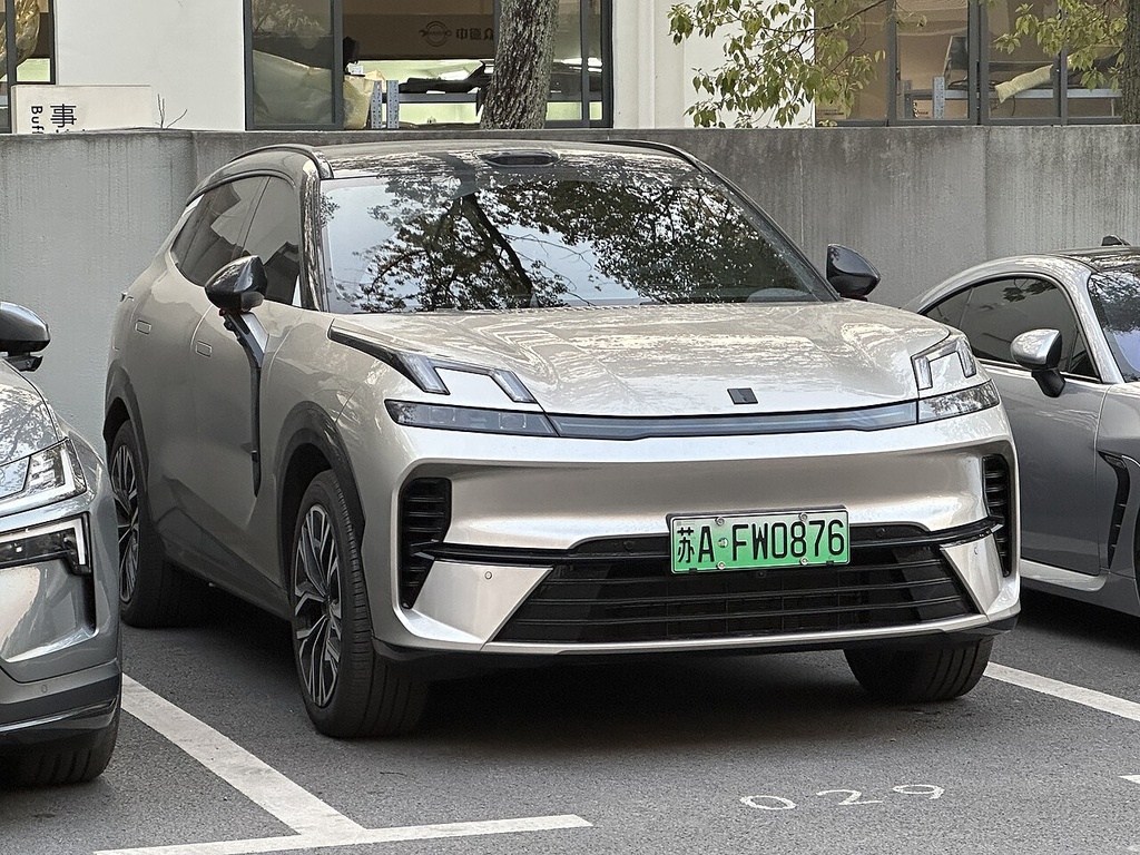 Lynk & Co 08