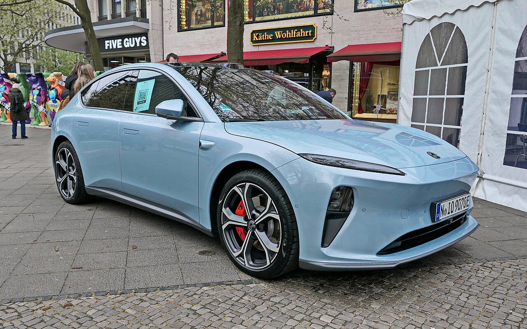NIO ET5