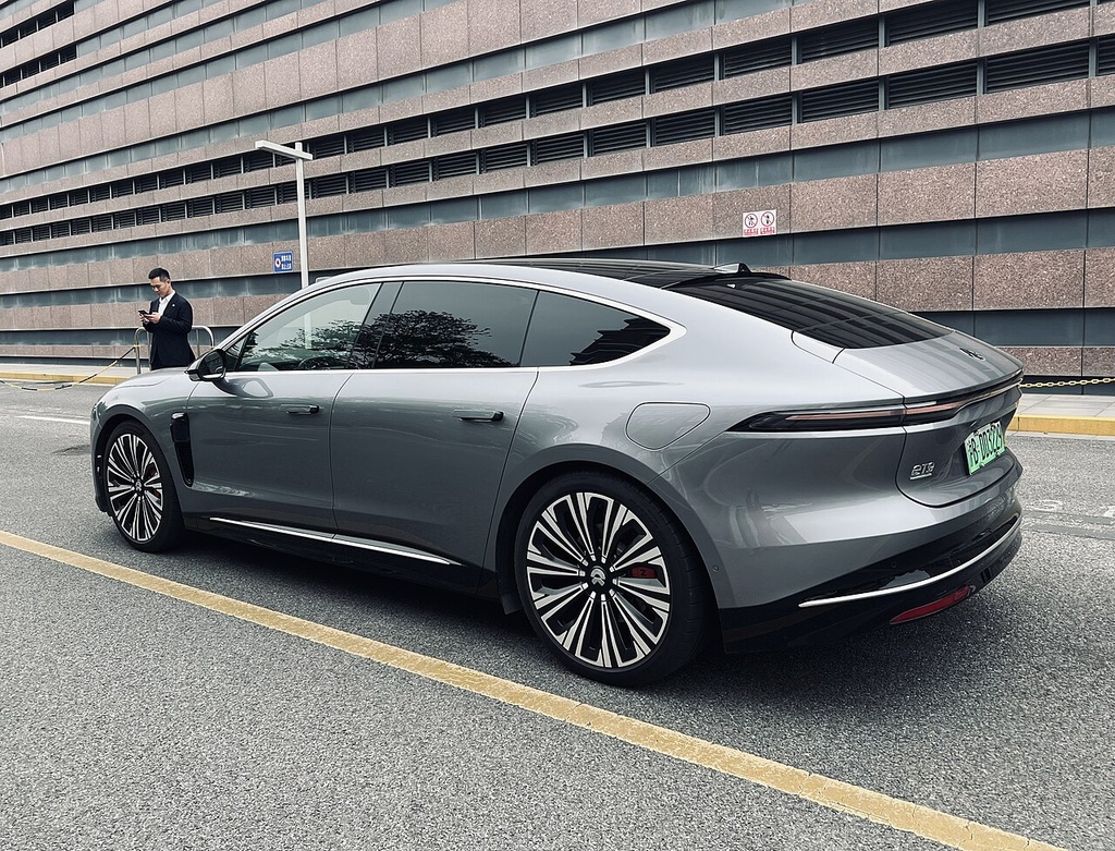 NIO ET9