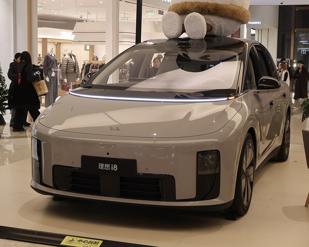 Li Auto i8