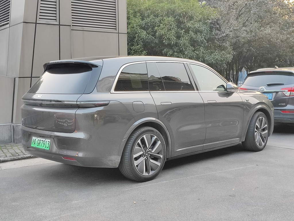 Li Auto L8