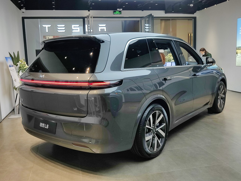 Li Auto L8