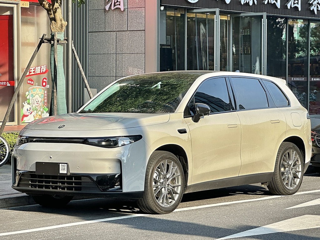 Leapmotor C10