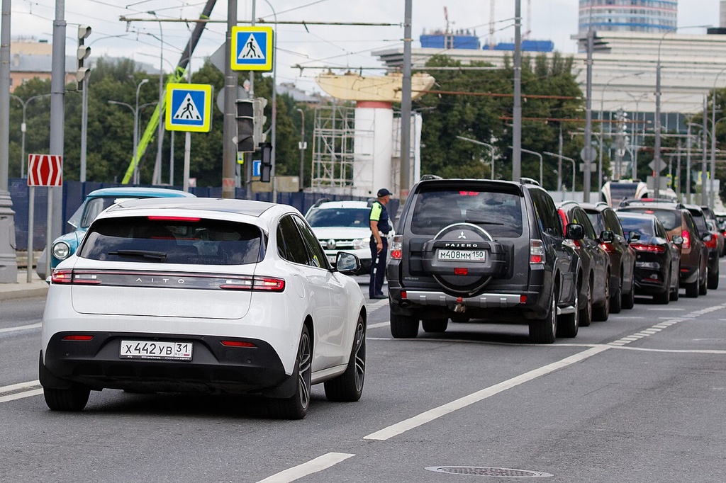 AITO M5