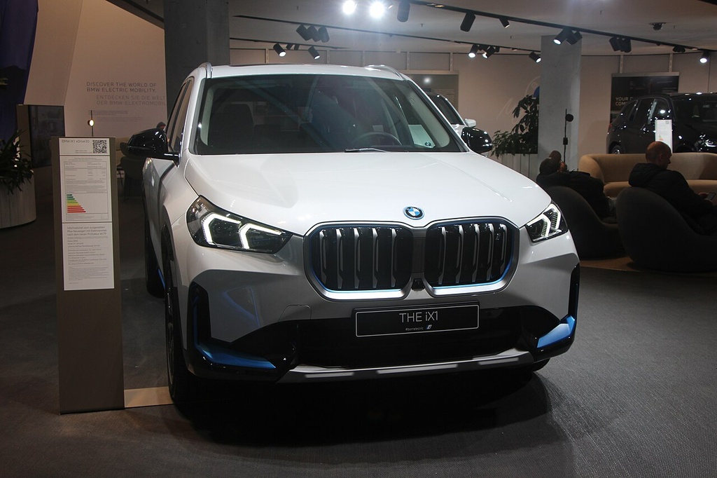 BMW iX1 L