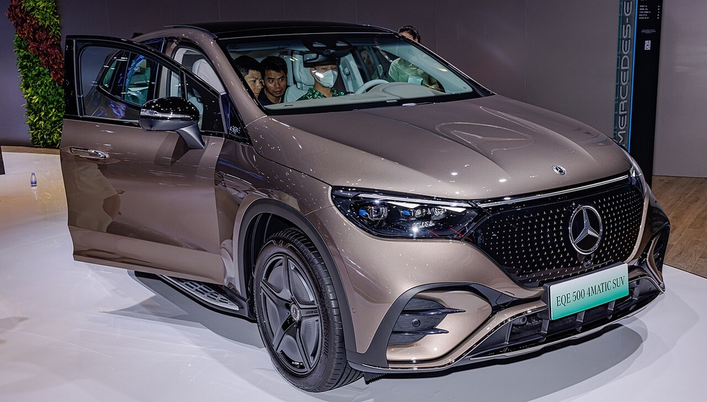 Mercedes-Benz EQE SUV