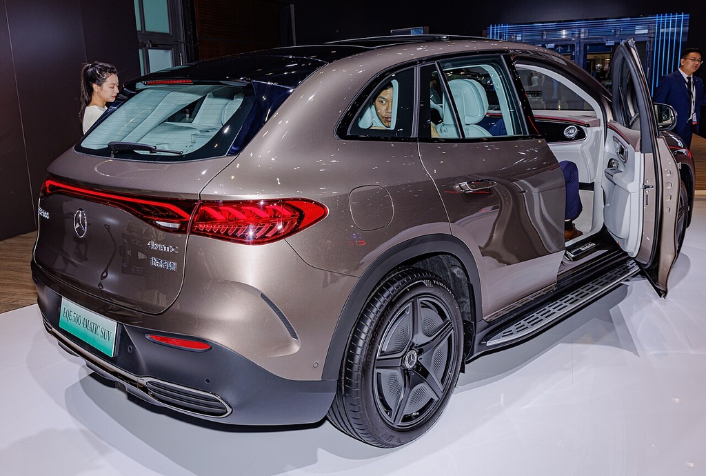 Mercedes-Benz EQE SUV