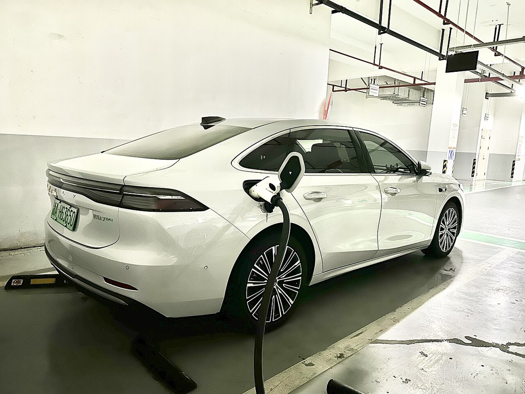 Geely Galaxy A7