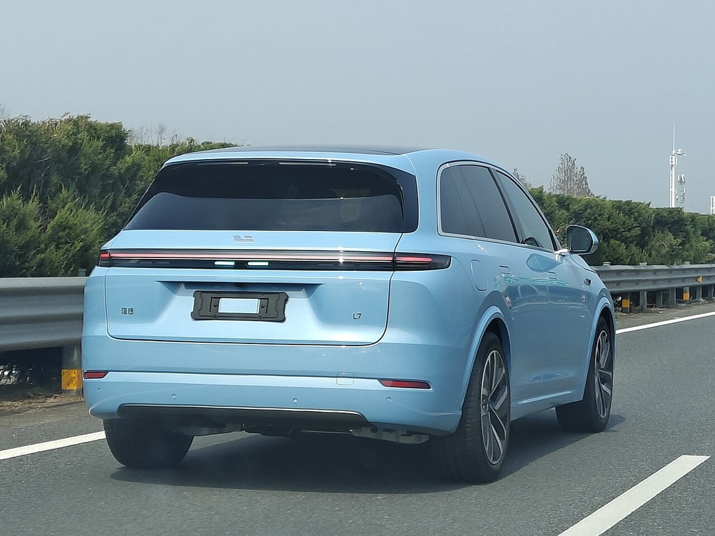 Li Auto L7