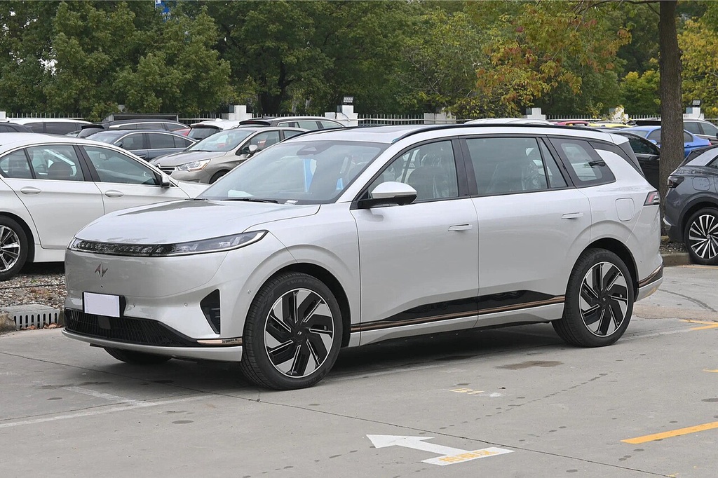 Dongfeng eπ 008