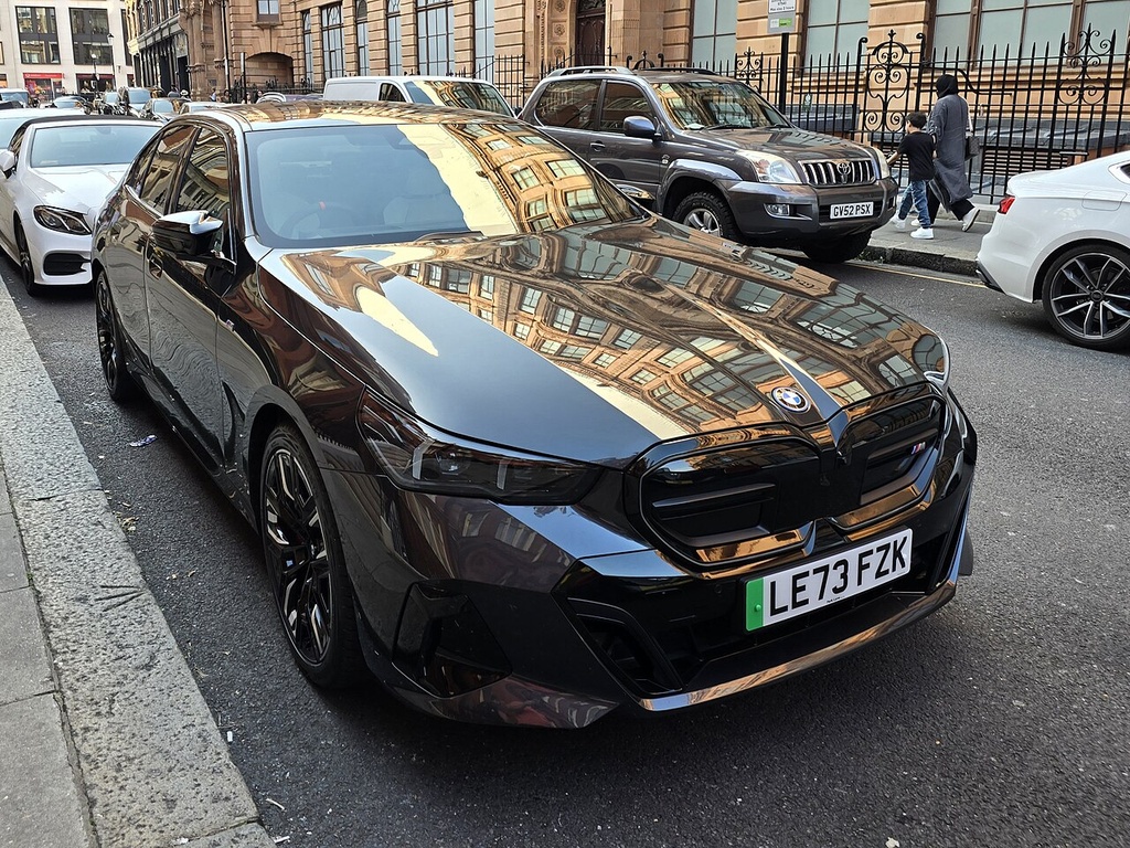 BMW i5 (LWB)