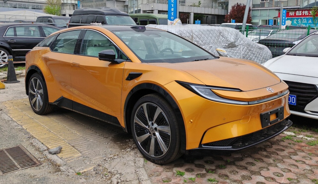 Toyota bZ5