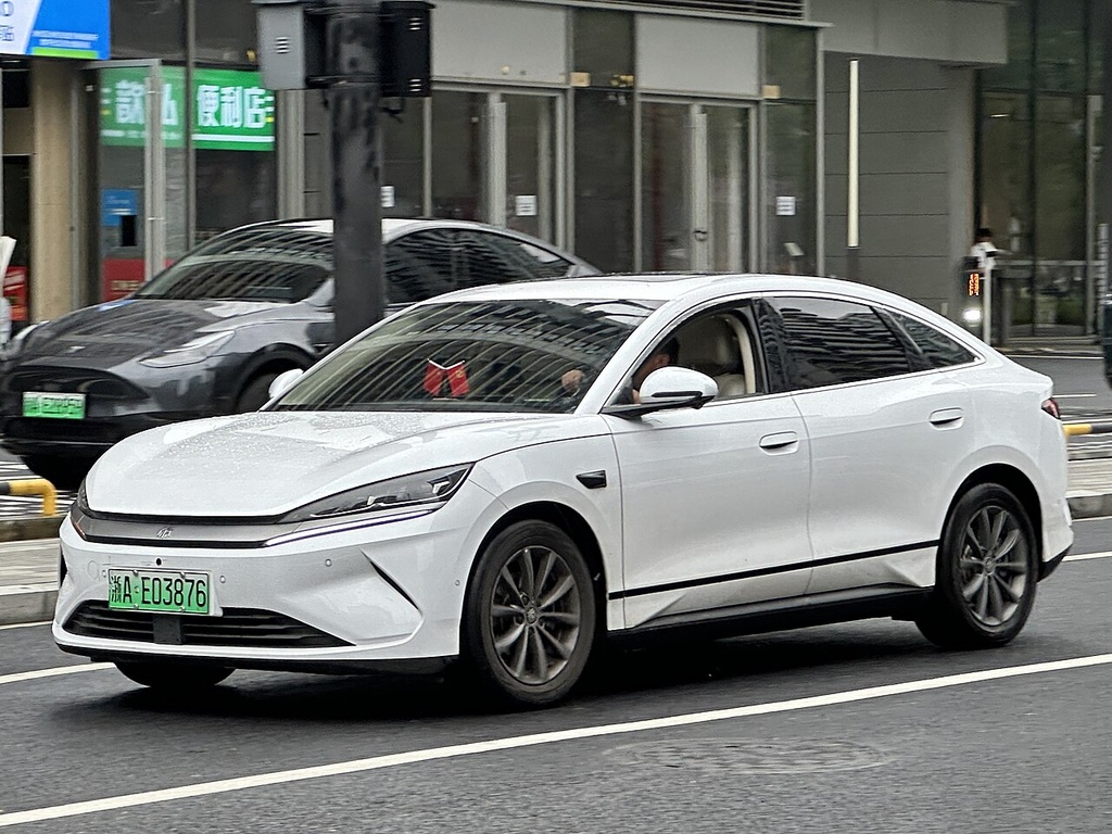 BYD Qin L EV