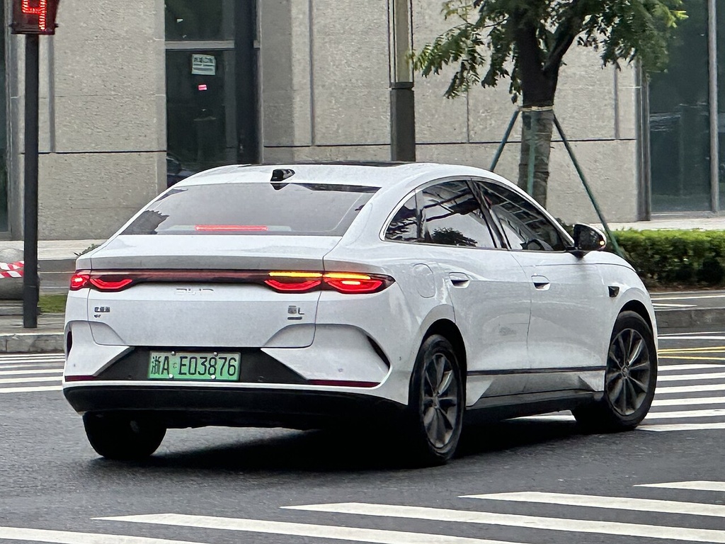 BYD Qin L EV