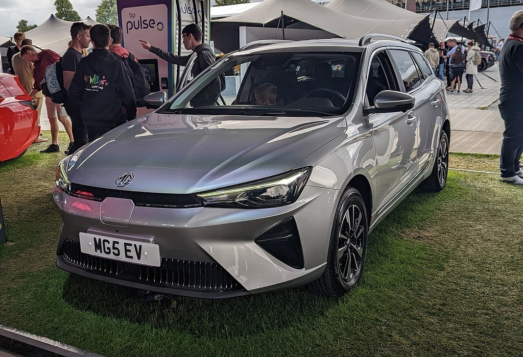 MG MG5 EV