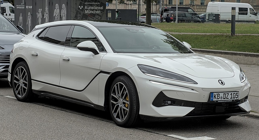 Denza Z9 GT EV