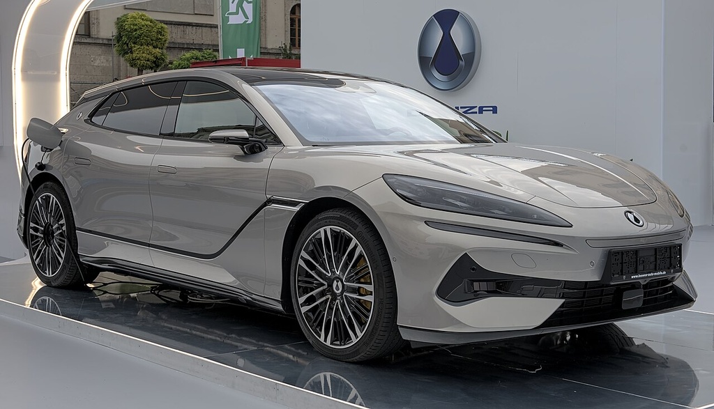 Denza Z9 GT EV