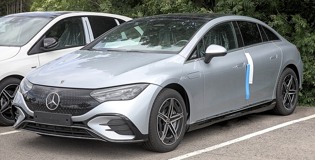 Mercedes-Benz EQE (LWB)