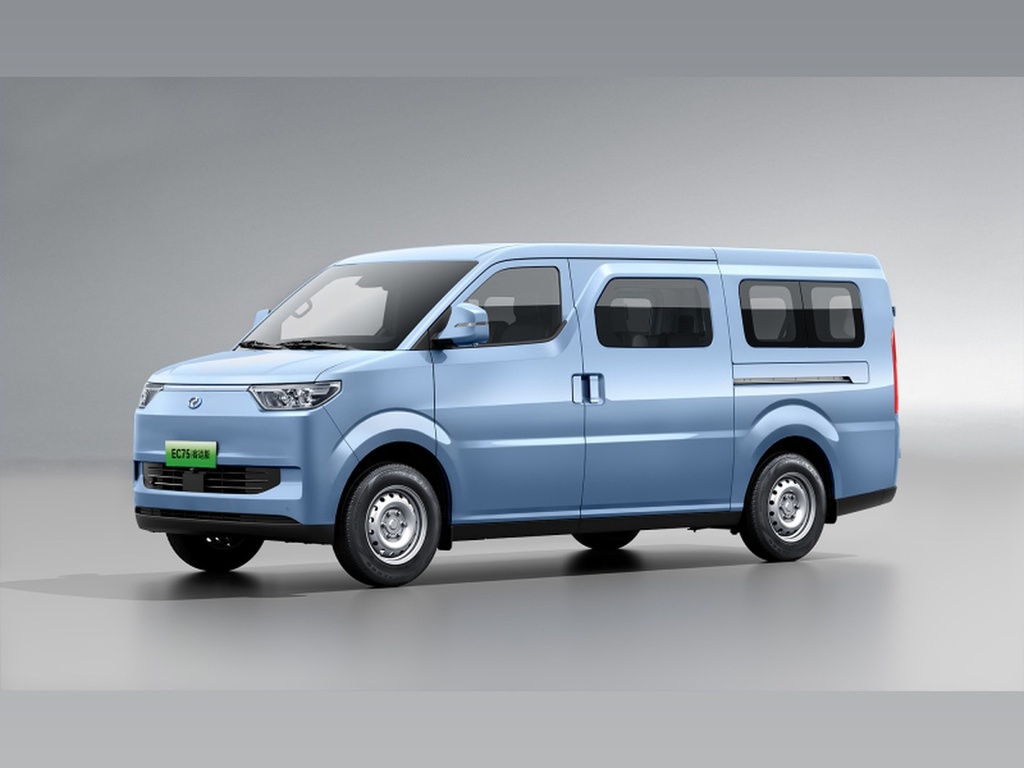 [WEB-RUICHI-EC75-PAS] Ruichi EC75 Passenger Van