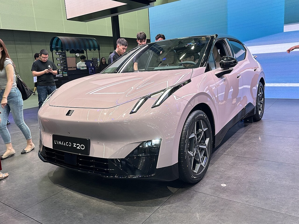 Lynk & Co Z20