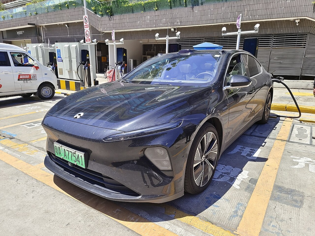 NIO ET7