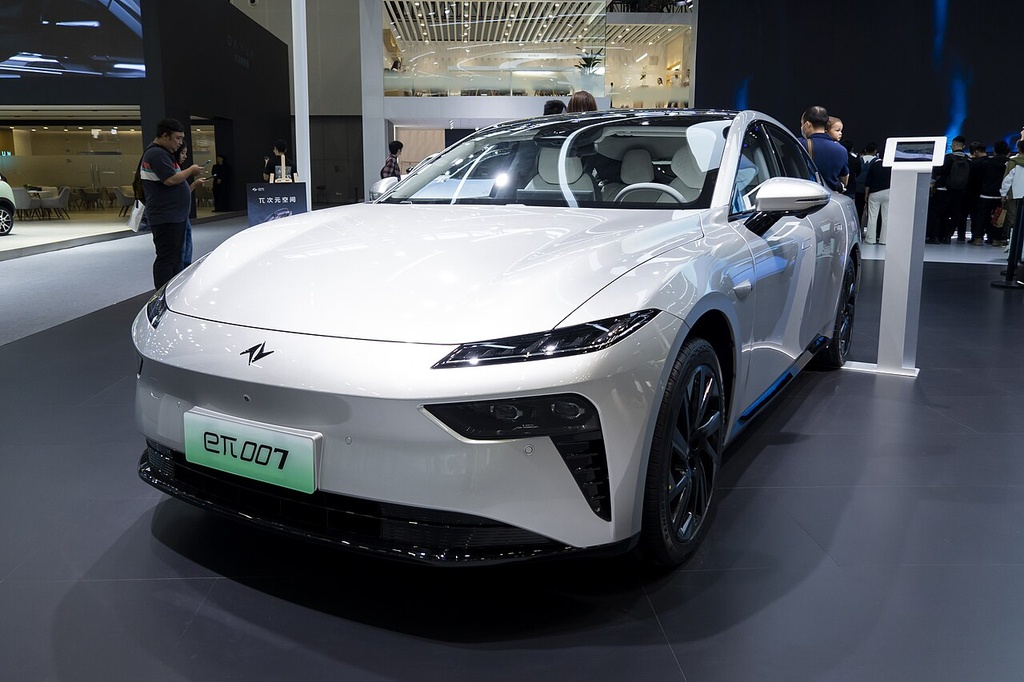 Dongfeng eπ 007