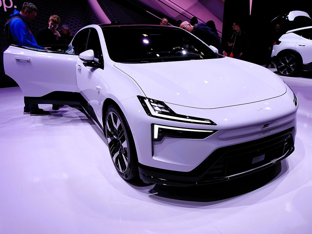 Polestar 4