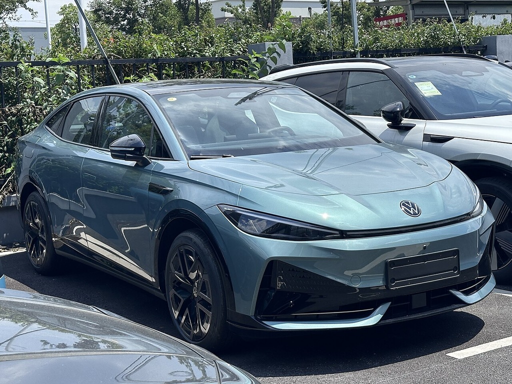 Volkswagen ID. Unyx 07