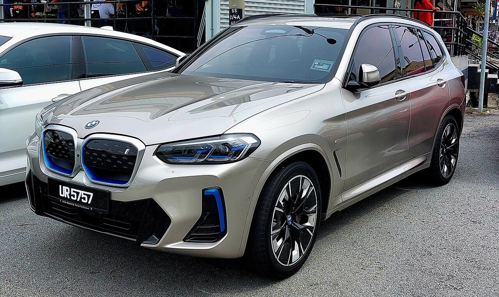 BMW iX3