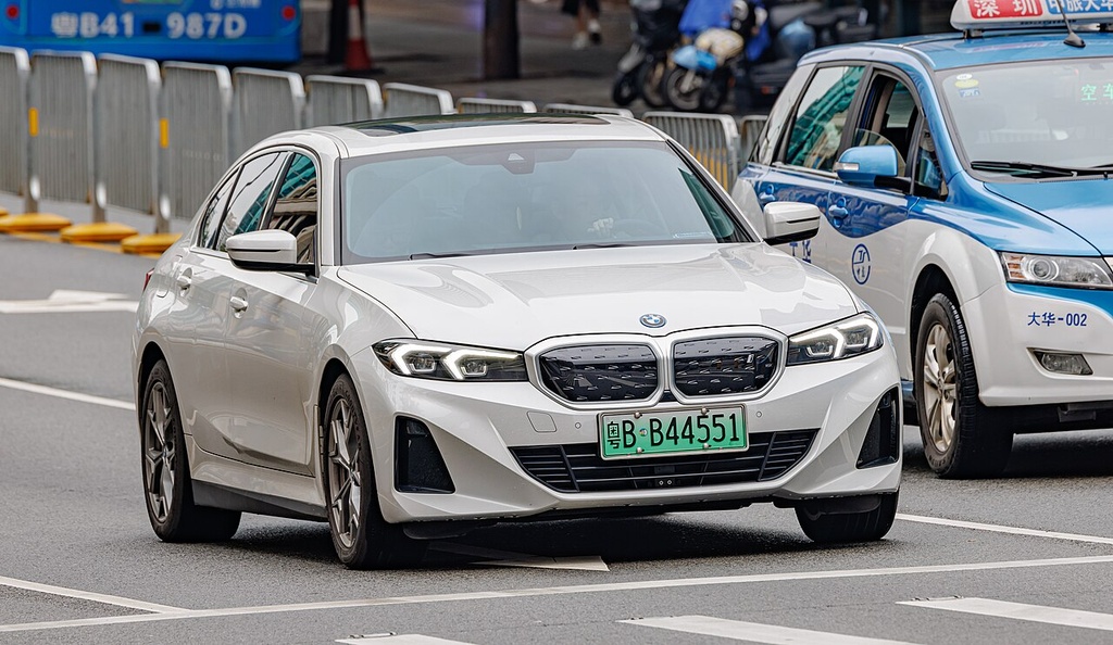 BMW i3 (eDrive35L/40L)