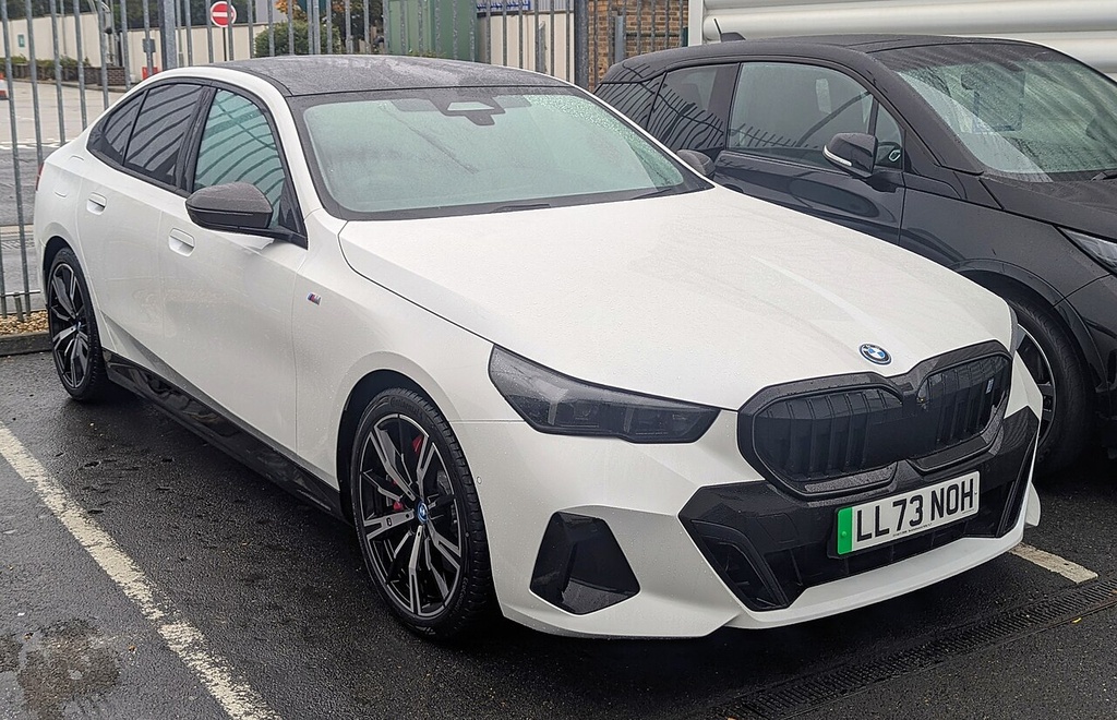 BMW i5 (LWB)